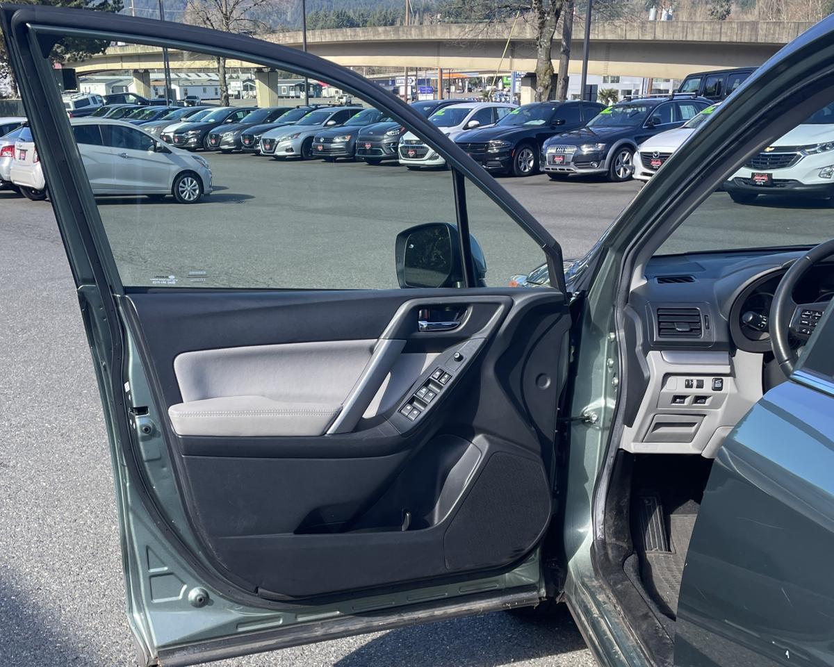 2014 Subaru Forester 2.5i Limited Sport Utility 4D Port Orchard WA