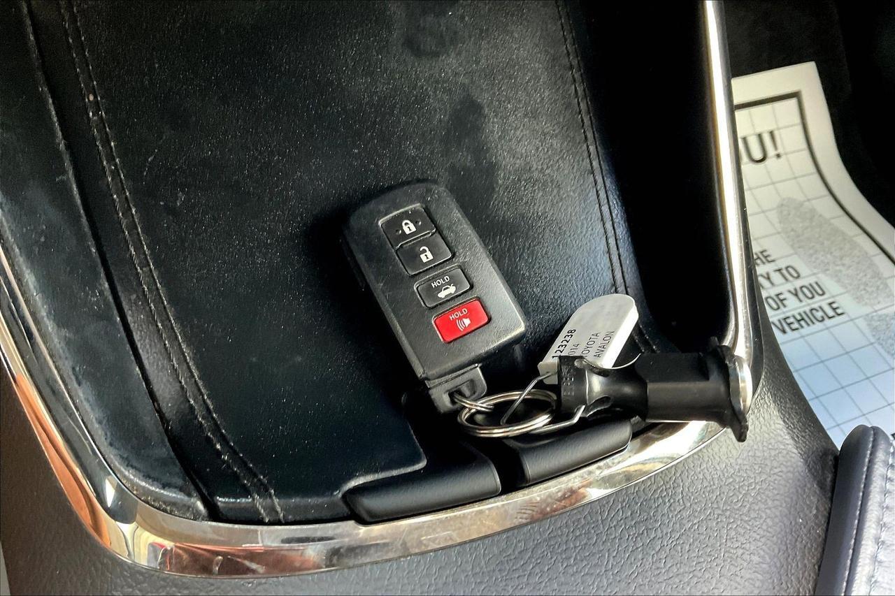 2014 TOYOTA AVALON BASE Houston TX