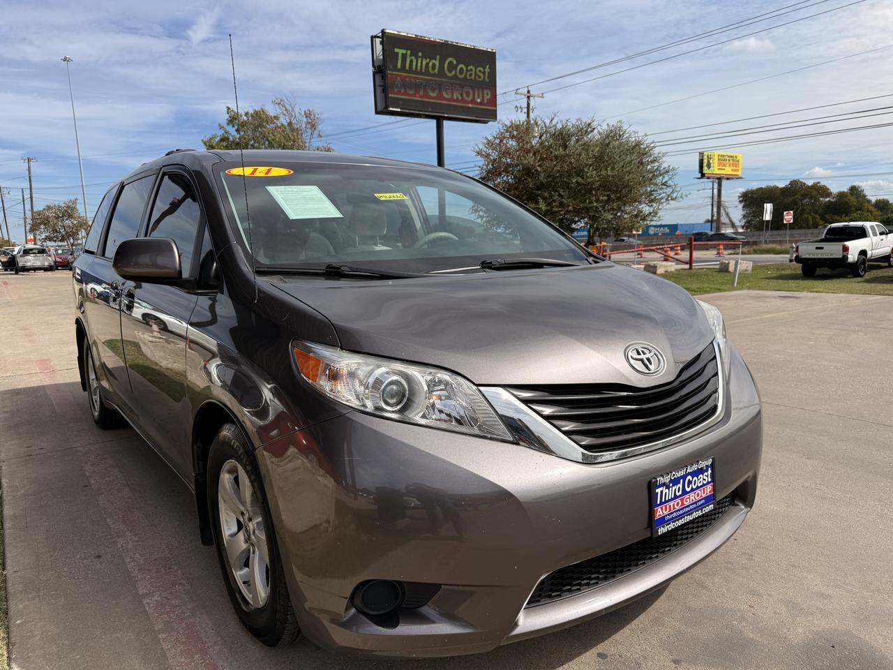 2014 TOYOTA SIENNA