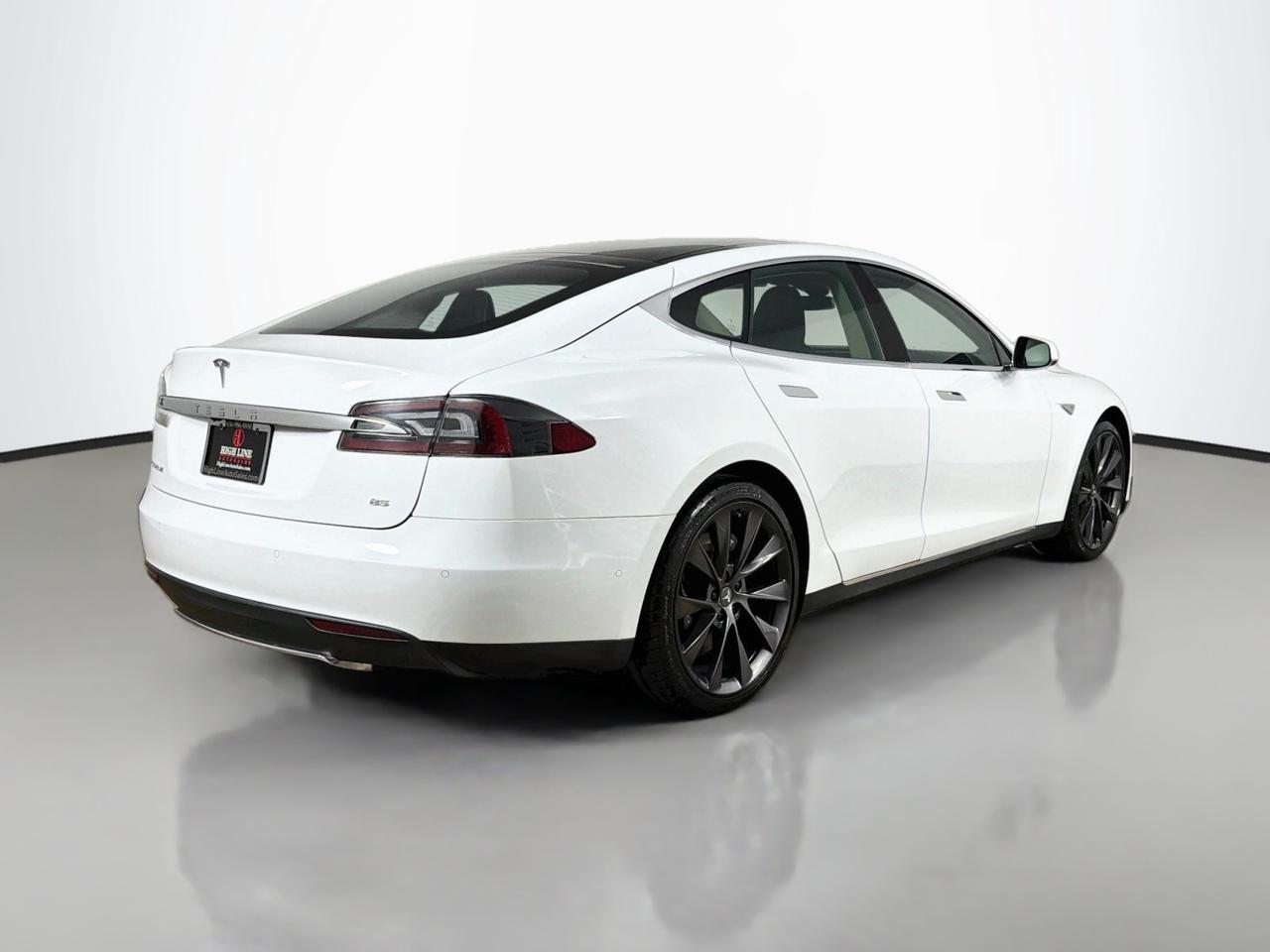 2014 Tesla Model S 85 kWh Battery FREE UNLIMITED SUPERCHARGING Willowbrook IL