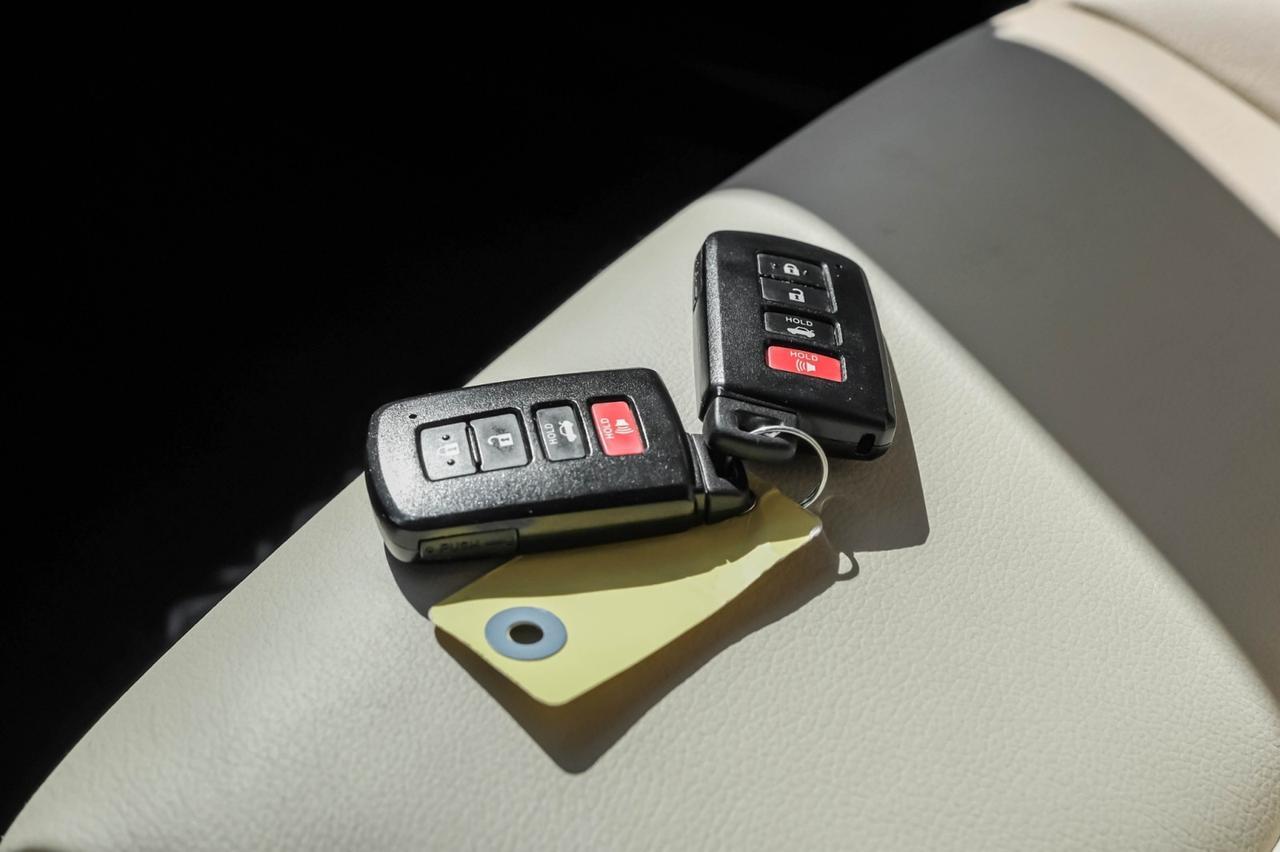 2014 Toyota Avalon Hybrid Limited Farmers Branch TX