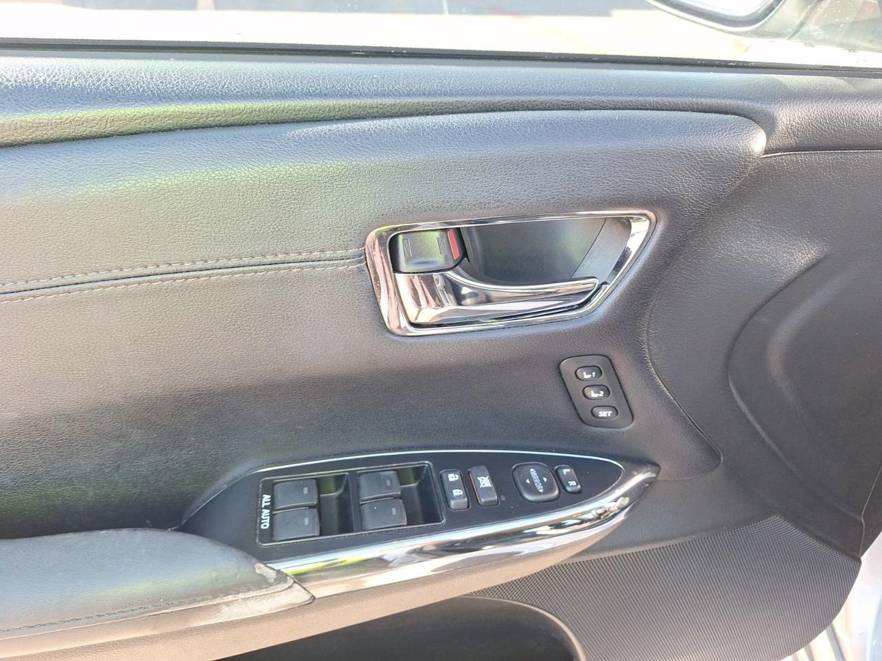 2014 Toyota Avalon Hybrid Limited Hurst TX