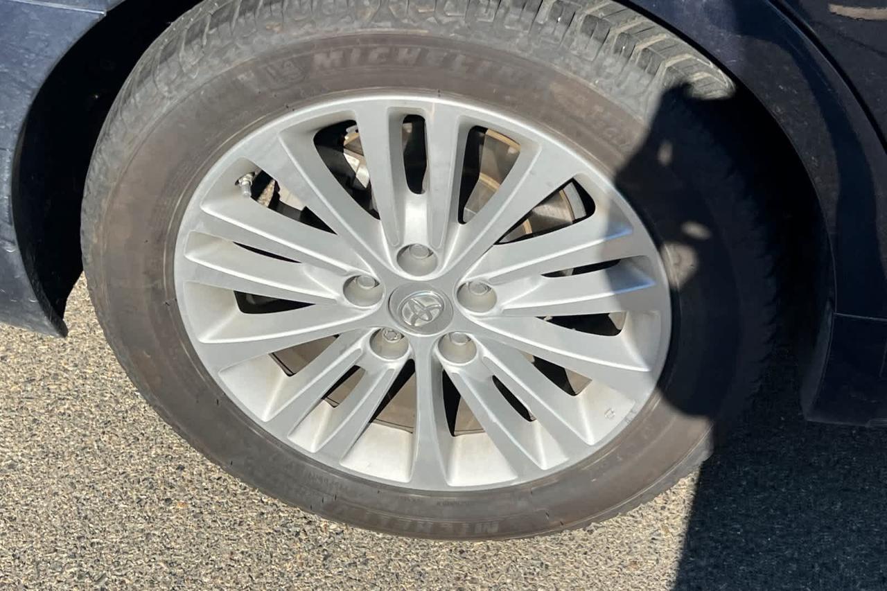 2014 Toyota Avalon Hybrid Limited Roseville CA