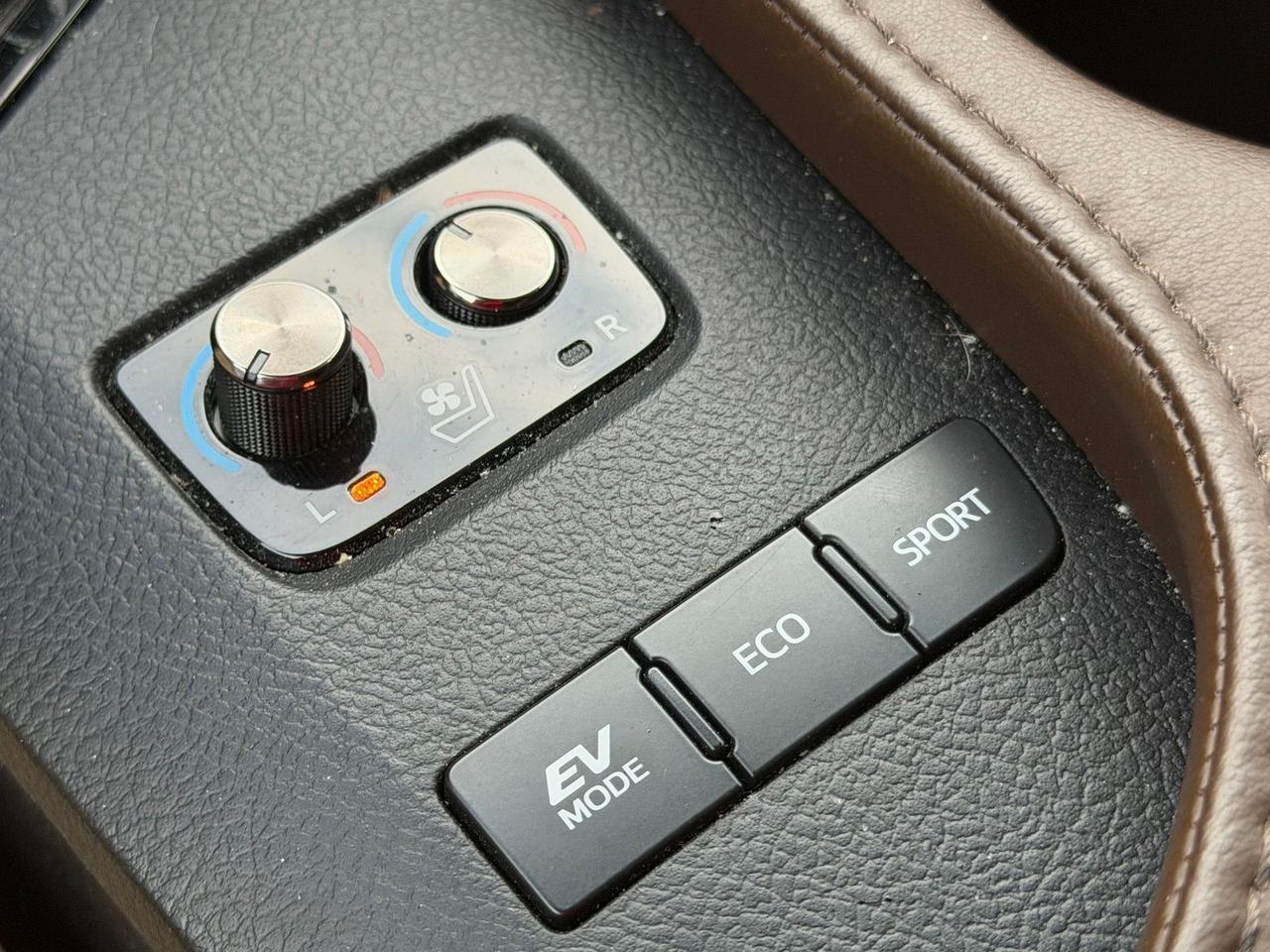 2014 Toyota Avalon Hybrid Limited Fredericksburg VA