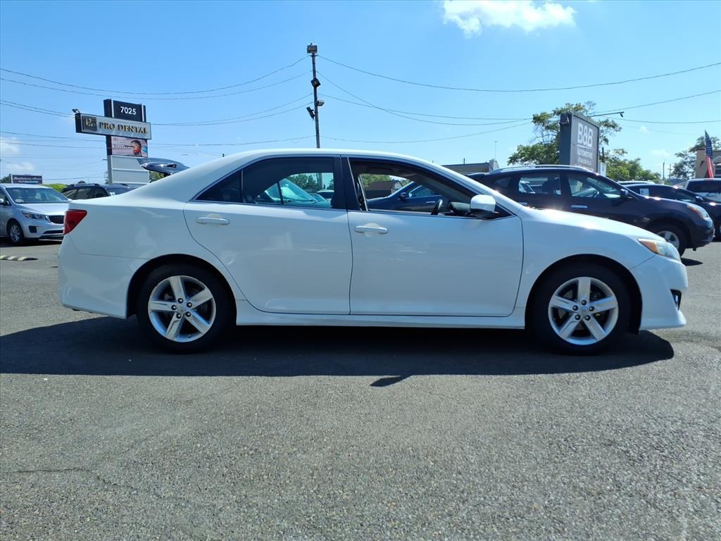 2014 Toyota Camry Levittown PA