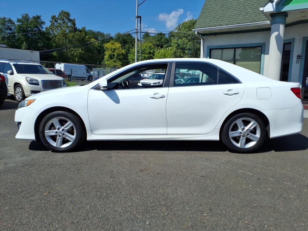 2014 Toyota Camry Levittown PA