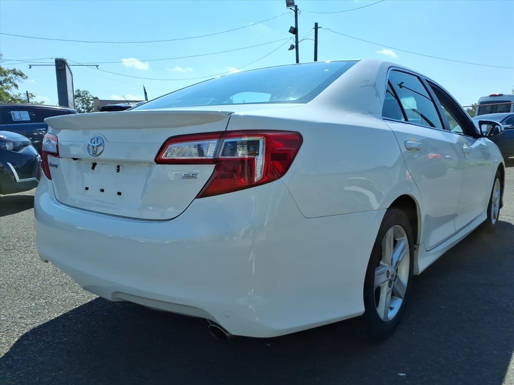 2014 Toyota Camry Levittown PA