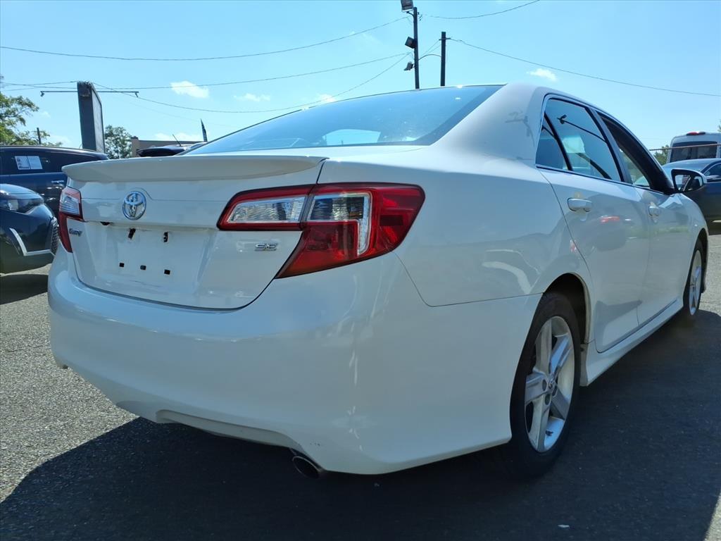 2014 Toyota Camry Levittown PA