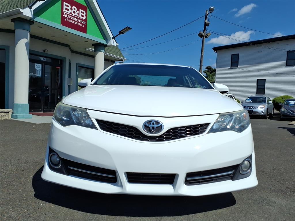 2014 Toyota Camry Levittown PA