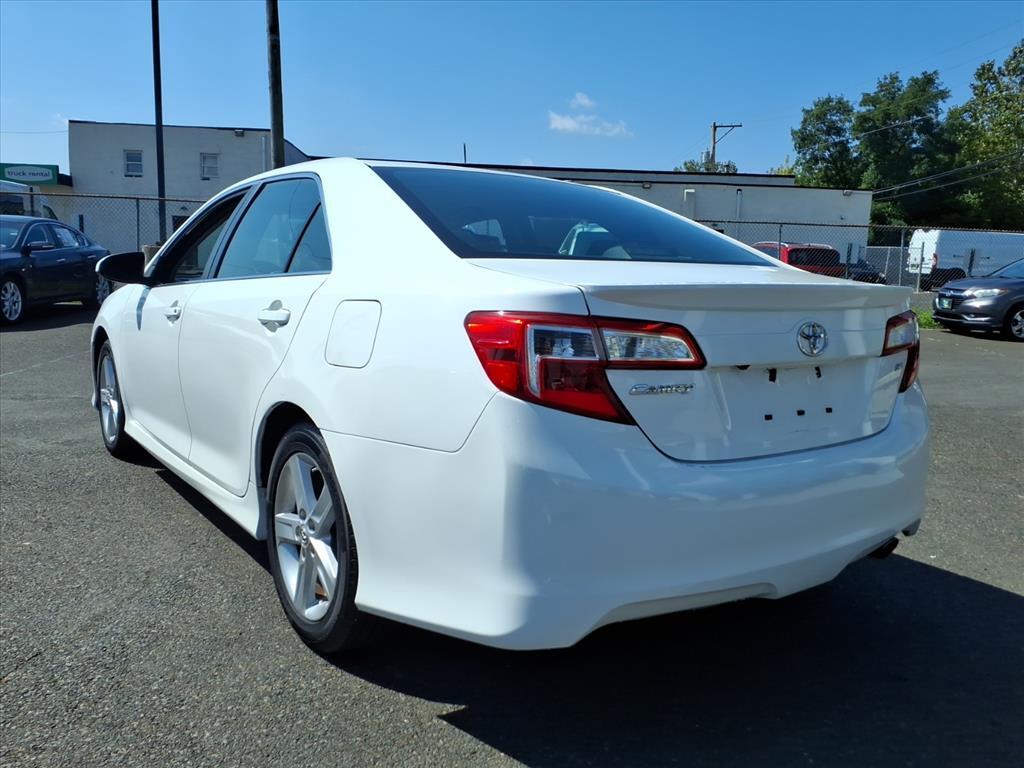 2014 Toyota Camry Levittown PA