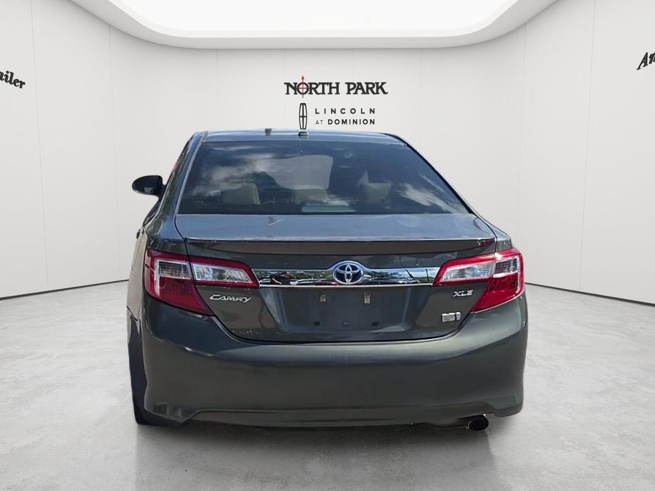 2014 Toyota Camry Hybrid XLE