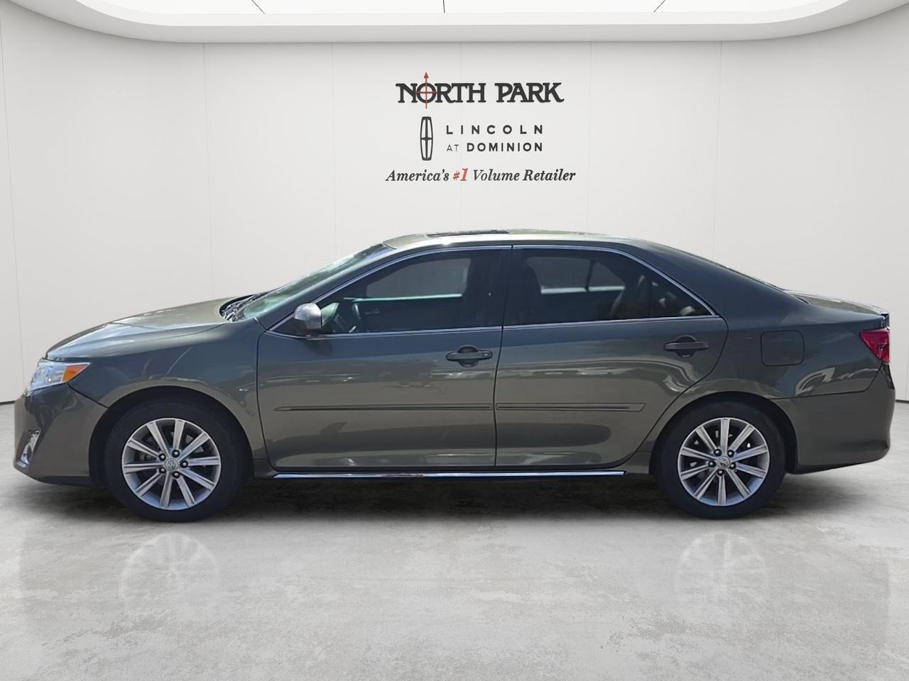 2014 Toyota Camry Hybrid XLE