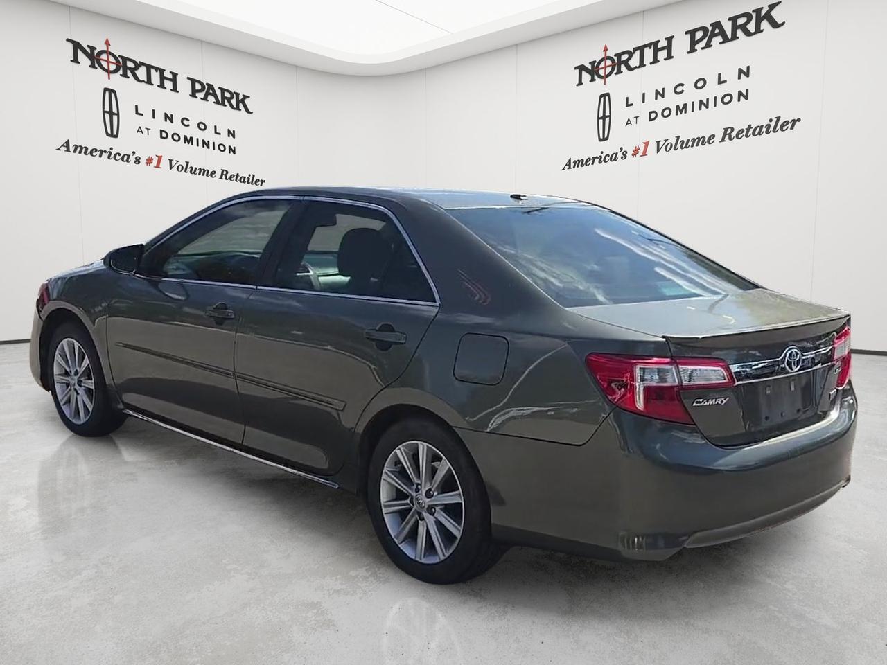 2014 Toyota Camry Hybrid XLE