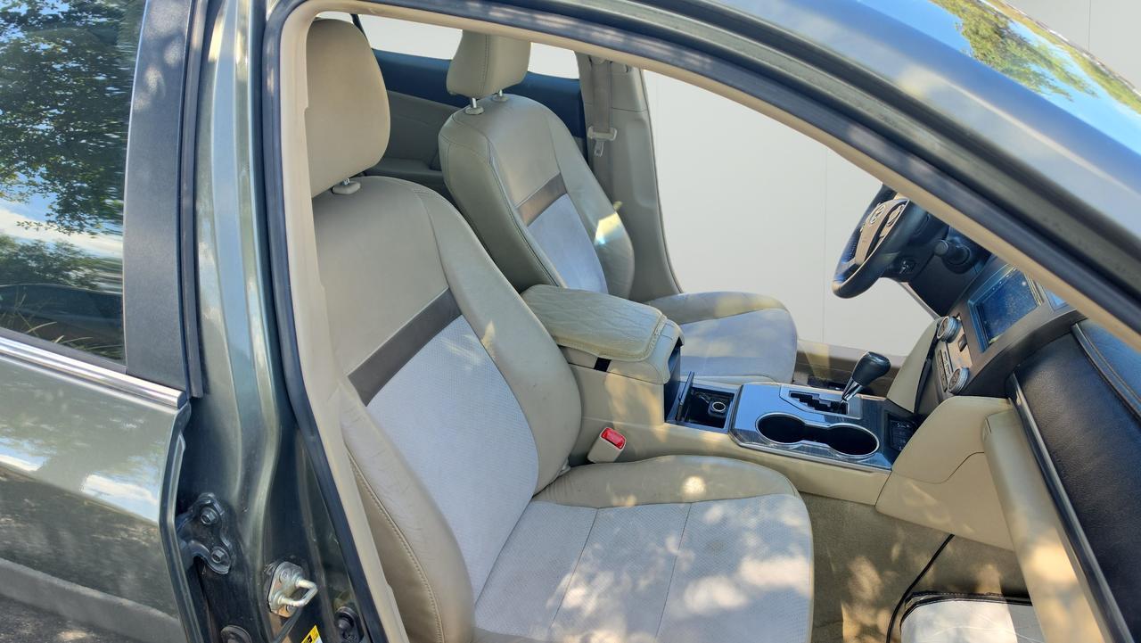 2014 Toyota Camry Hybrid XLE
