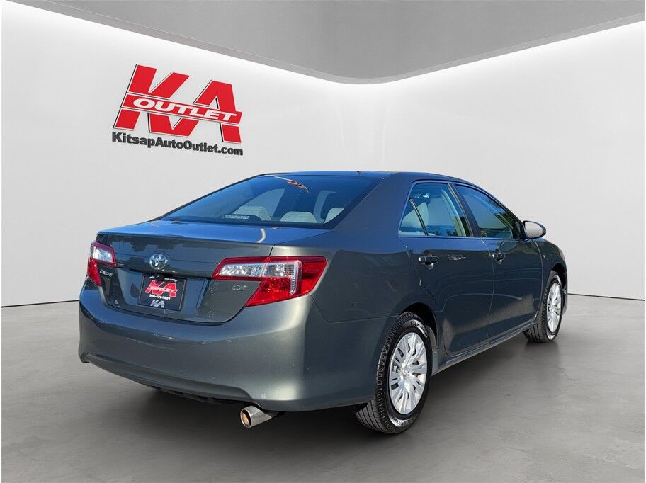 2014 Toyota Camry LE Sedan 4D