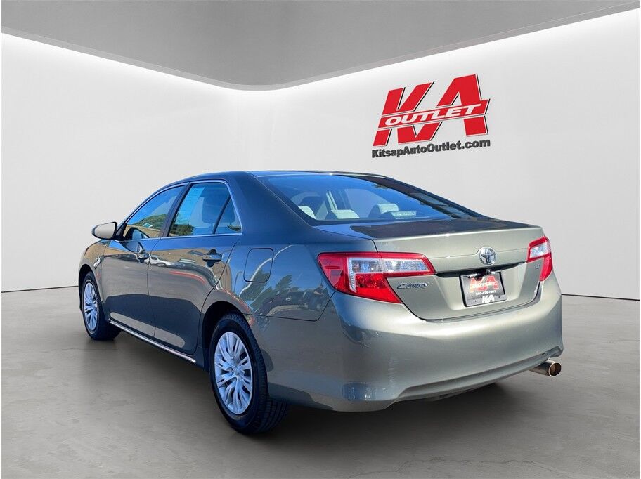 2014 Toyota Camry LE Sedan 4D