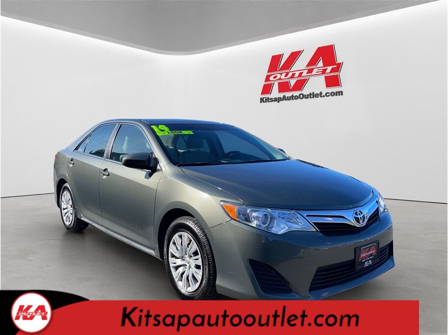 2014 Toyota Camry LE Sedan 4D