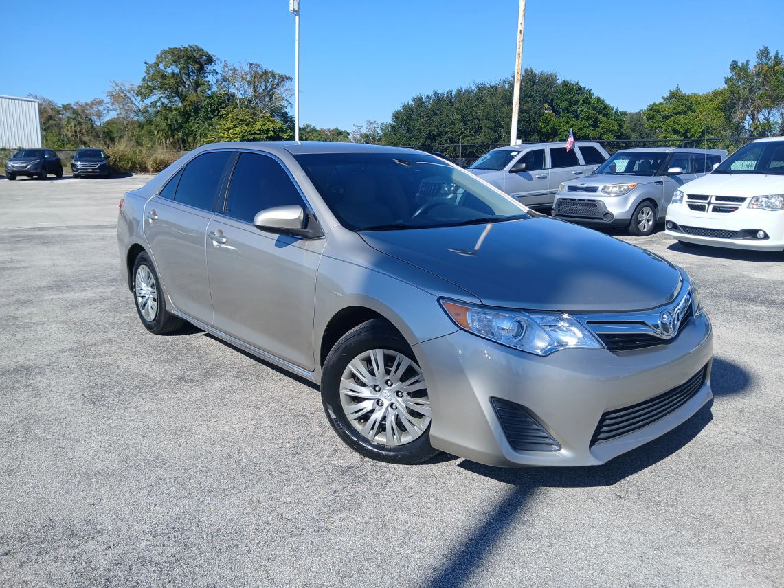 2014 Toyota Camry LE Sedan 4D