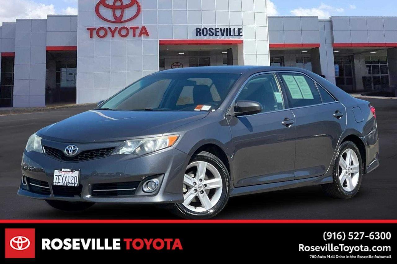 2014 Toyota Camry SE
