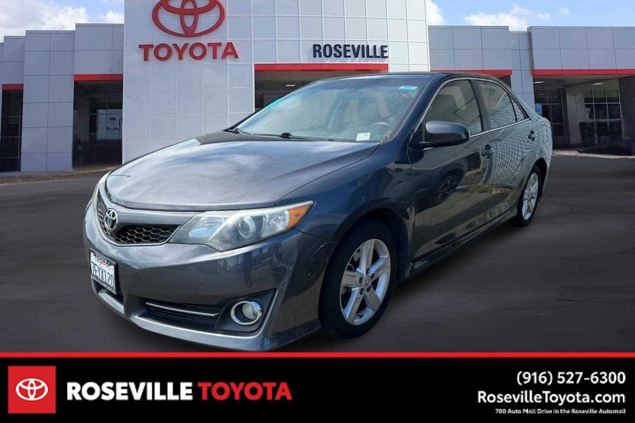 2014 Toyota Camry SE