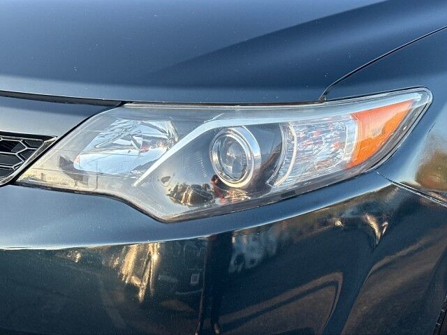 2014 Toyota Camry SE Worcester MA