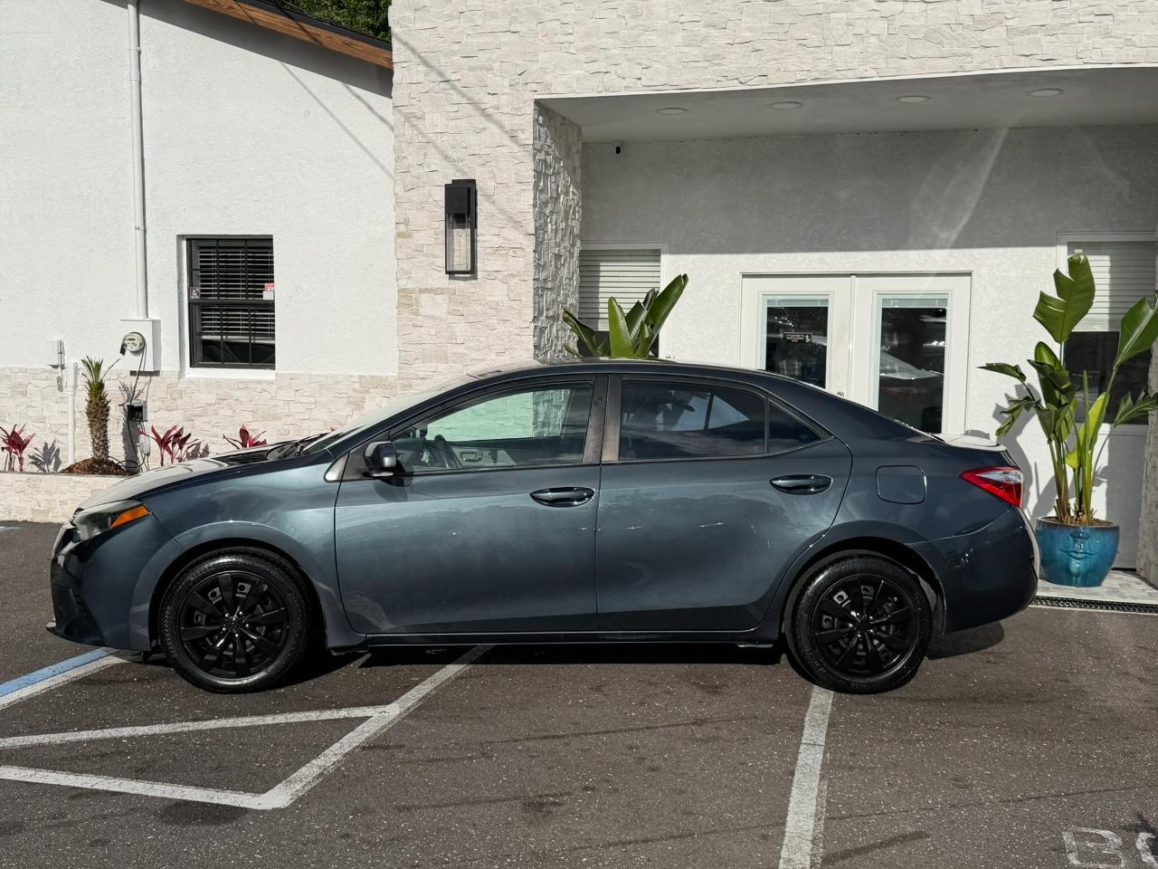 2014 Toyota Corolla 4dr Sdn CVT LE (Natl)