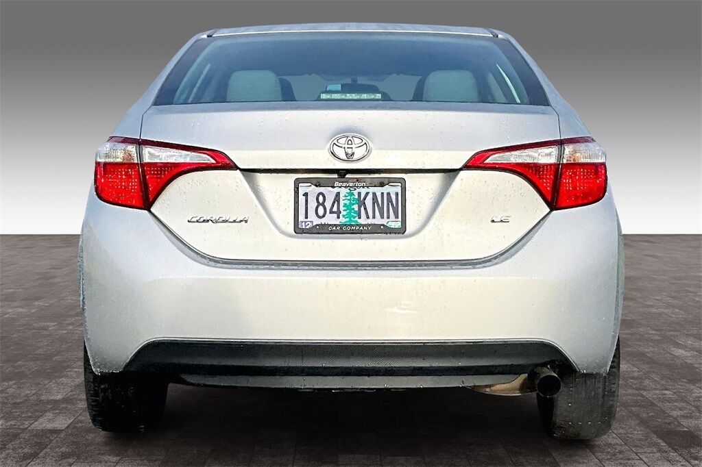 2014 Toyota Corolla LE photo 4