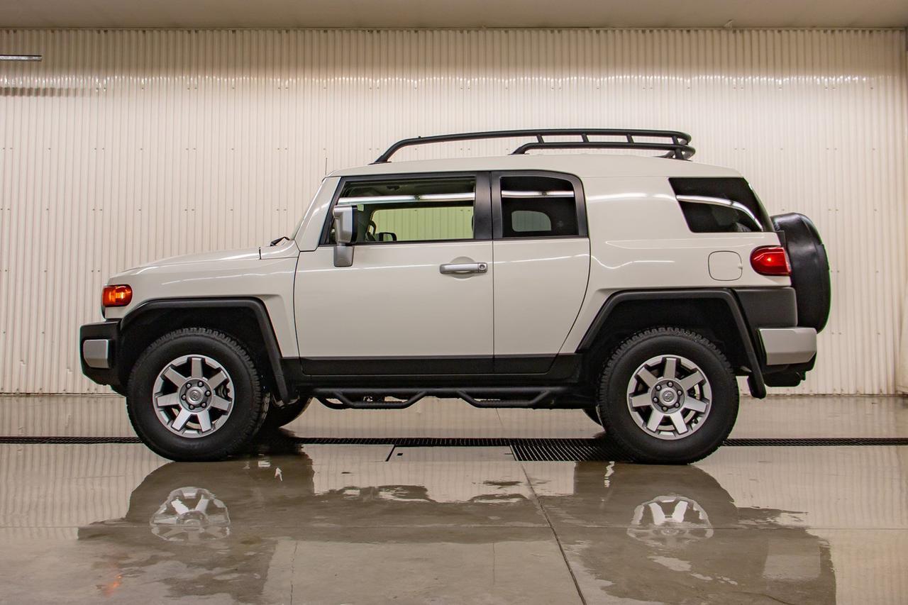 2014 Toyota FJ Cruiser 4X4 SPORT Red Deer AB