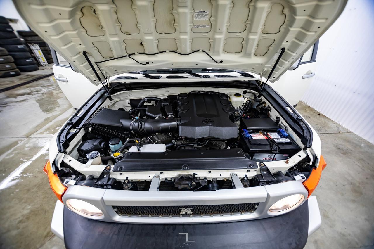 2014 Toyota FJ Cruiser 4x4 Manual BCam Red Deer AB