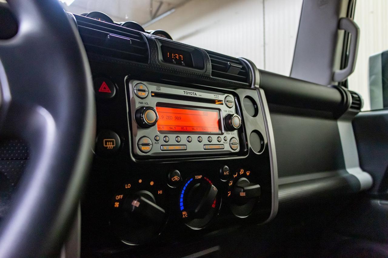 2014 Toyota FJ Cruiser 4x4 Off-Road BCam Red Deer AB