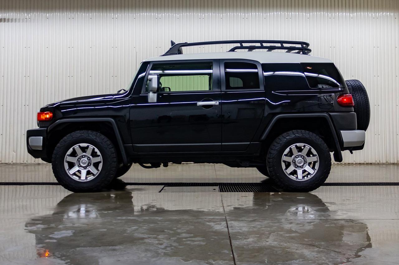 2014 Toyota FJ Cruiser 4x4 Off-Road BCam Red Deer AB