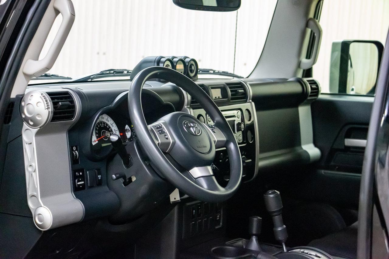 2014 Toyota FJ Cruiser 4x4 Off-Road BCam Red Deer AB
