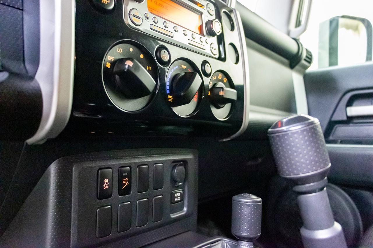 2014 Toyota FJ Cruiser 4x4 Off-Road BCam Red Deer AB