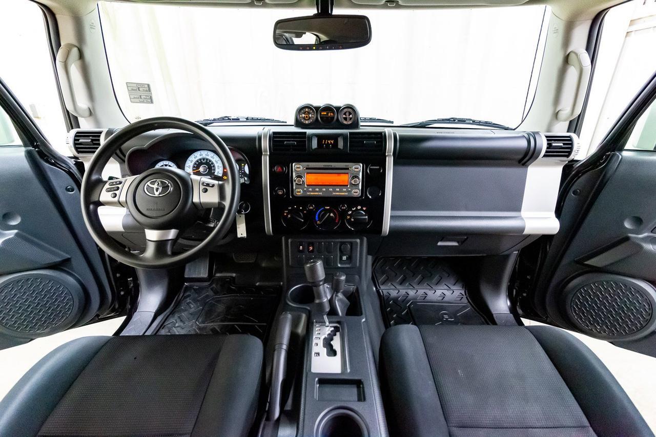 2014 Toyota FJ Cruiser 4x4 Off-Road BCam Red Deer AB