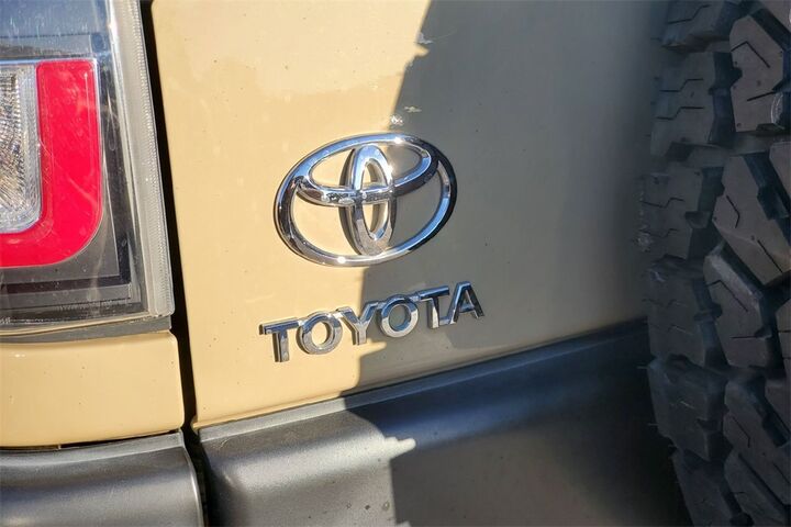 2014 Toyota FJ Cruiser Base TX 2014 Toyota FJ Cruiser Base TX