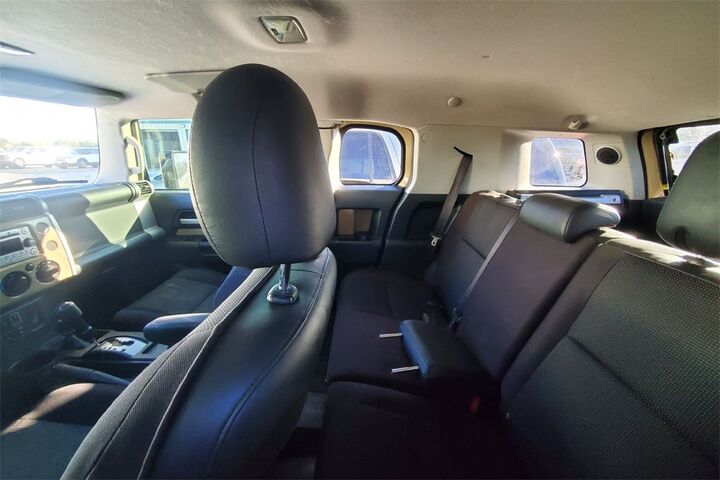 2014 Toyota FJ Cruiser Base TX 2014 Toyota FJ Cruiser Base TX