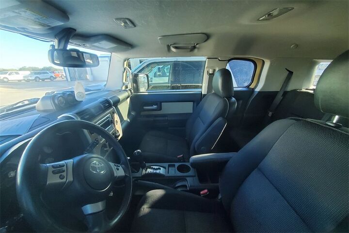 2014 Toyota FJ Cruiser Base TX 2014 Toyota FJ Cruiser Base TX