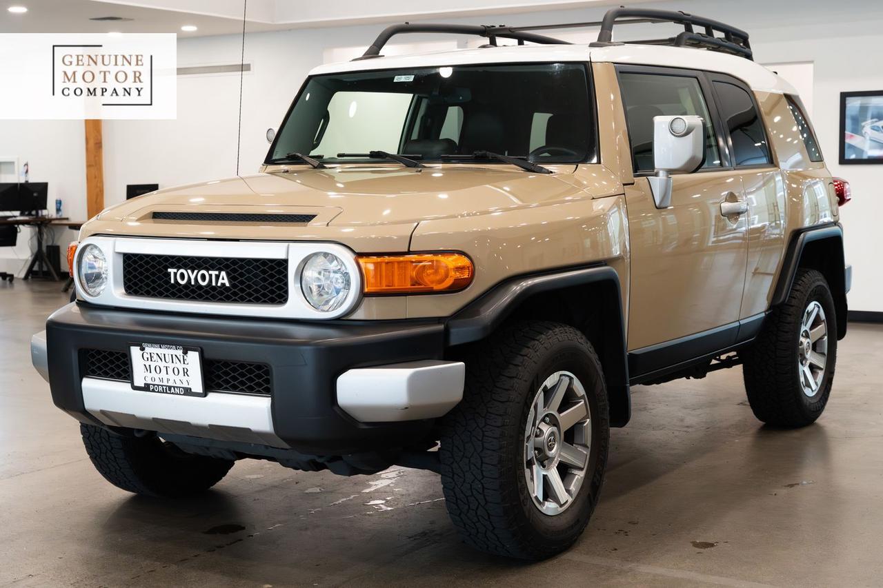 2014 Toyota FJ Cruiser 4x4 AT's photo