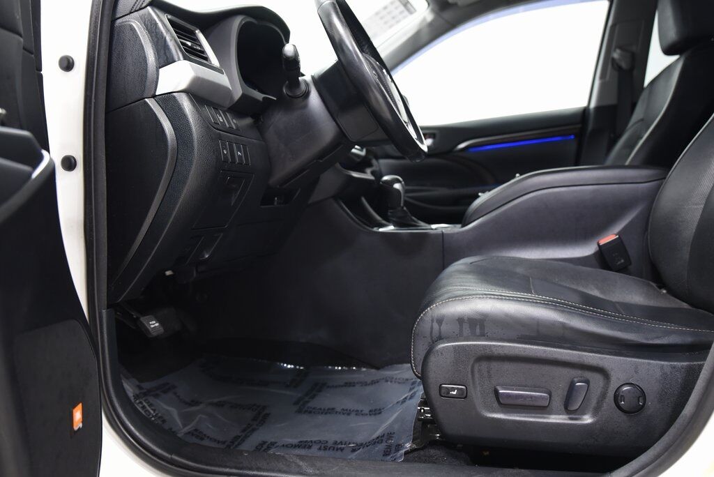 2014 Toyota Highlander Akron