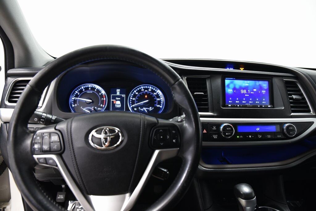 2014 Toyota Highlander Akron