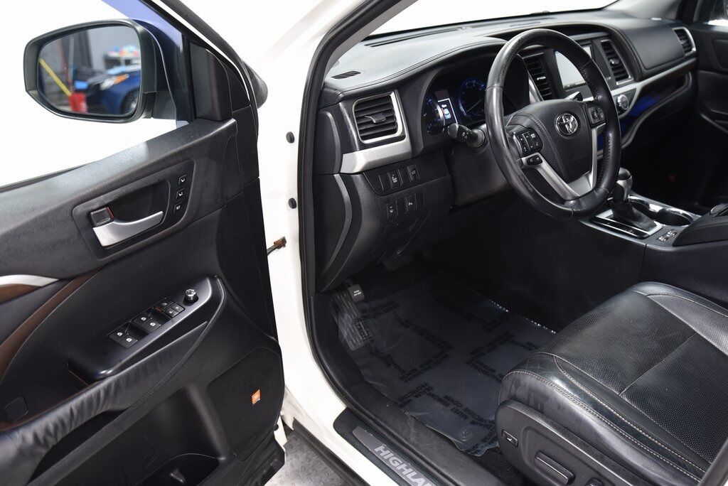 2014 Toyota Highlander Akron