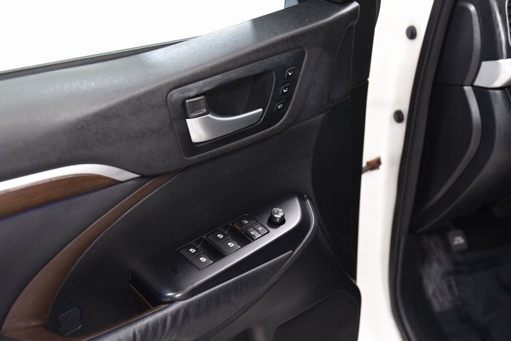 2014 Toyota Highlander Akron
