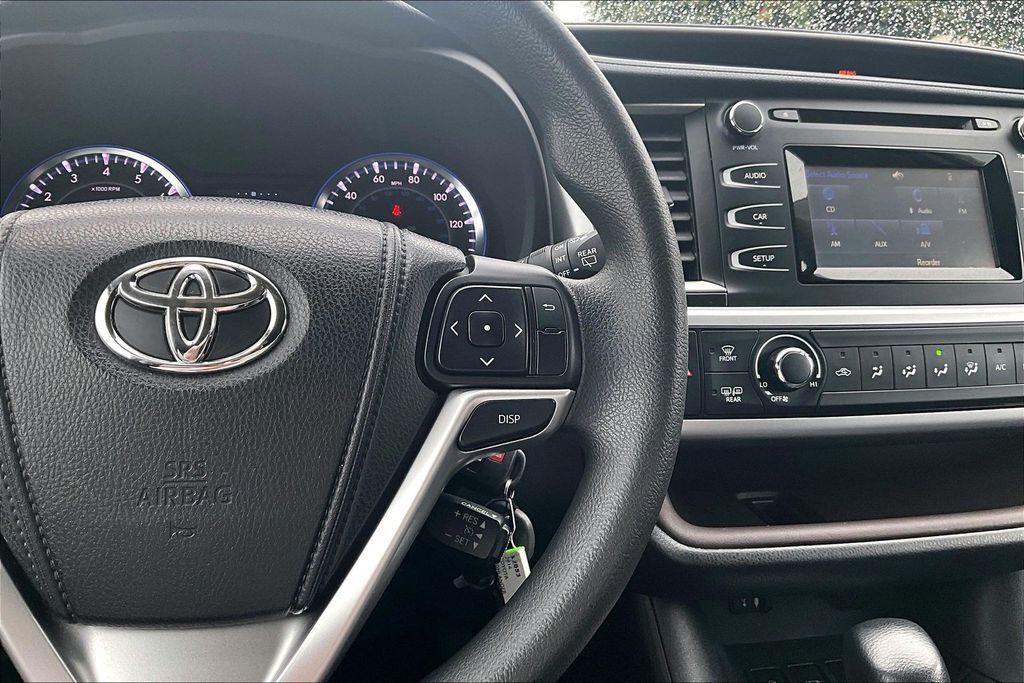2014 Toyota Highlander LE OR