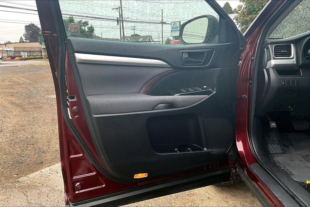 2014 Toyota Highlander LE OR
