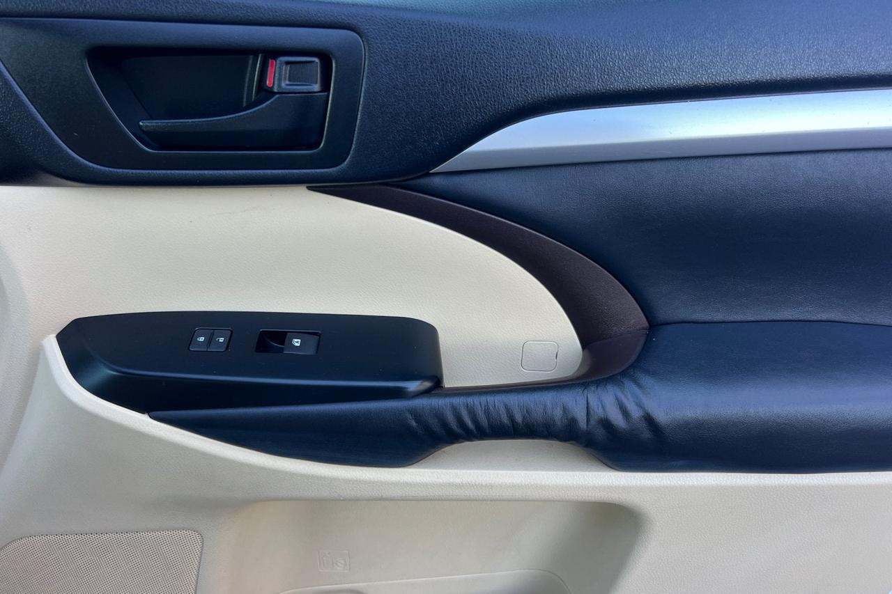 2014 Toyota Highlander LE Plus Roseville CA