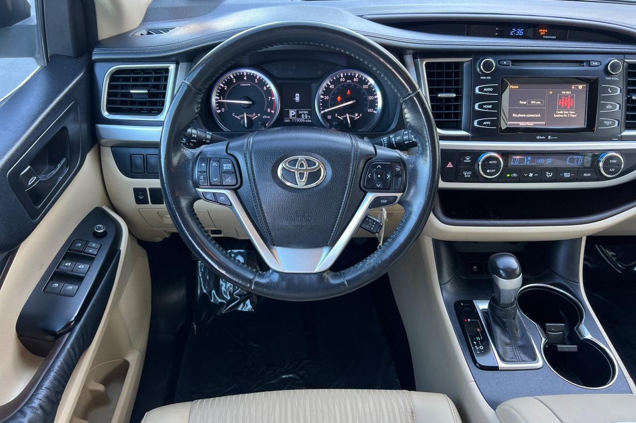 2014 Toyota Highlander LE Plus Roseville CA