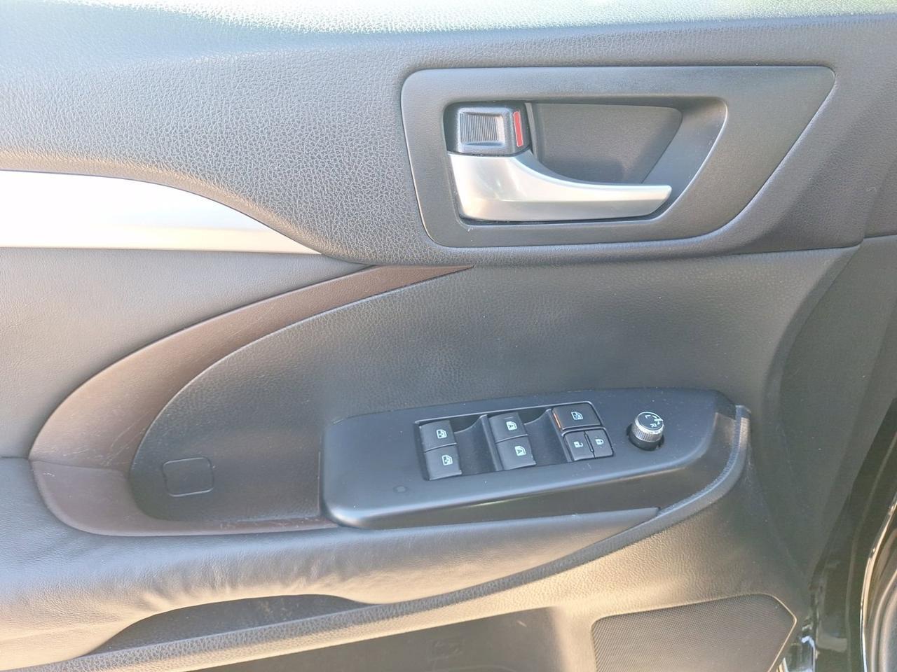 2014 Toyota Highlander XLE Hurst TX