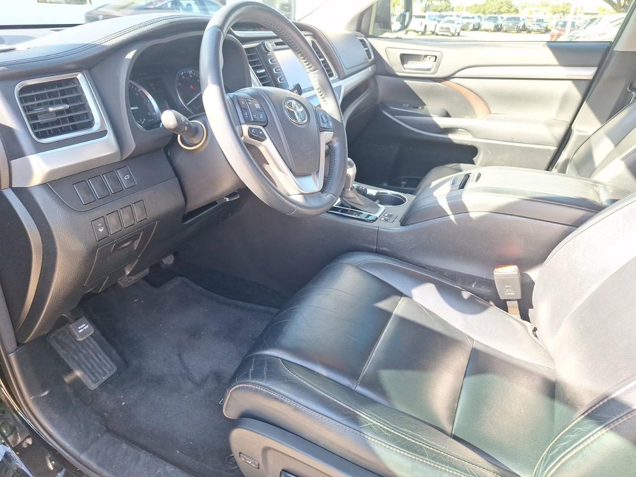 2014 Toyota Highlander XLE Hurst TX