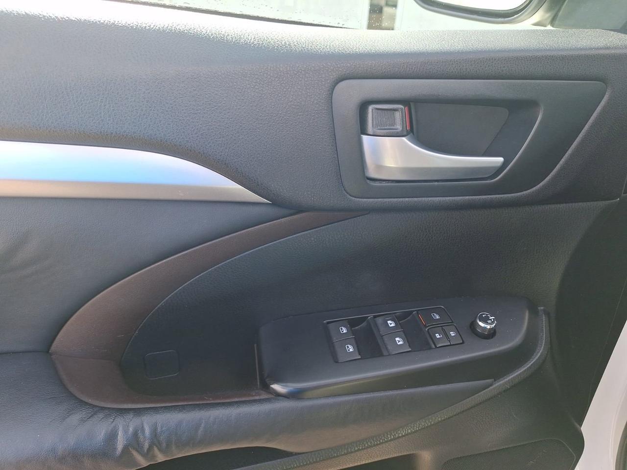 2014 Toyota Highlander XLE Hurst TX