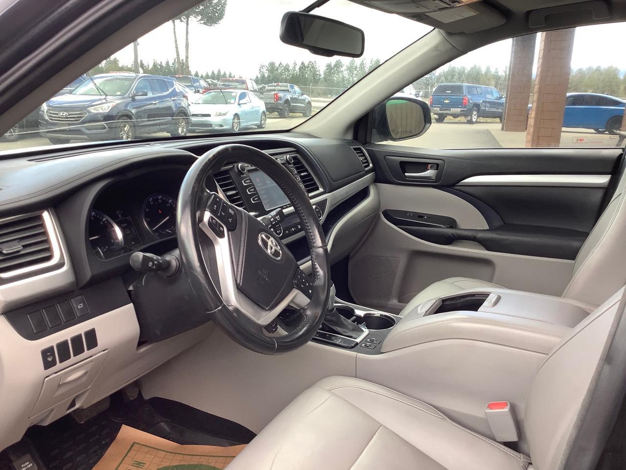 2014 Toyota Highlander XLE V6 Hayden ID